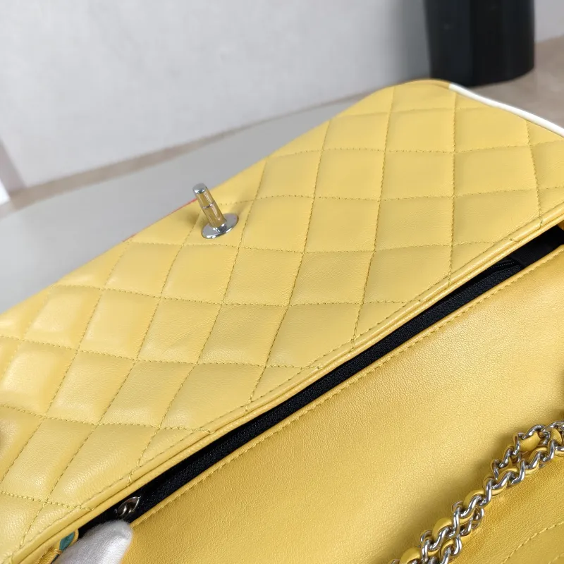Chanel Crossbody Bag Classic Flap CF Yellow · Lambskin Medium 25.5 × 6.5 × 15.5 cm 23 — detail view 6 of 13