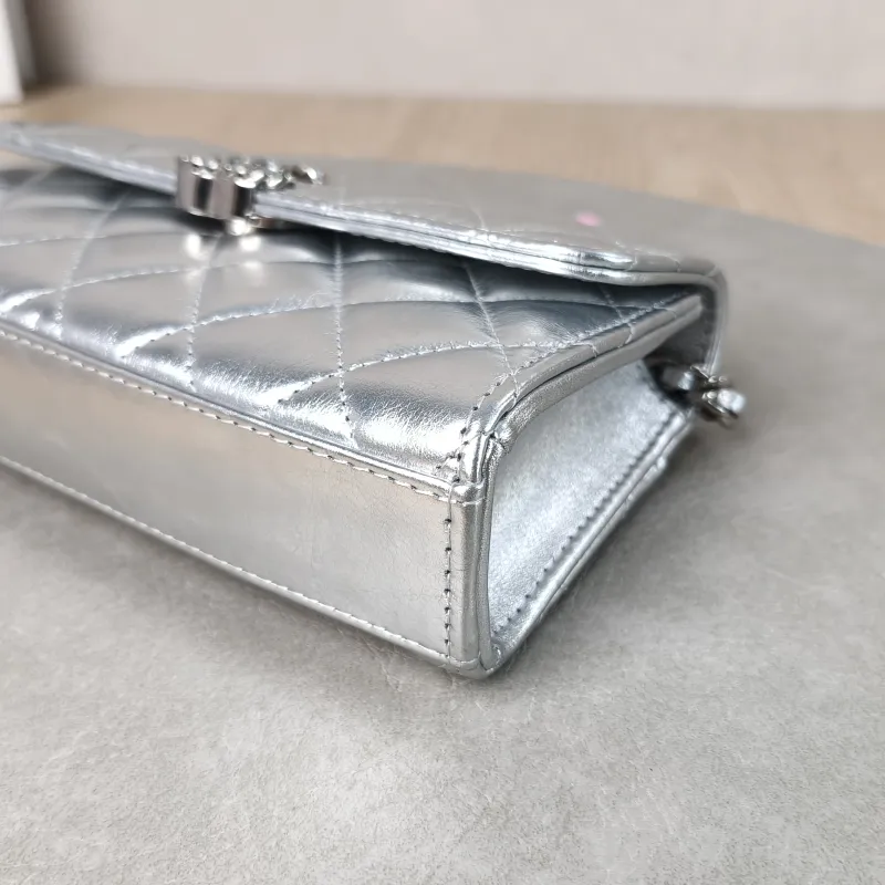 Chanel Crossbody Bag kelly Silver Waxed Leather One Size 18 × 4.5 × 10 cm — detail view 1 of 12