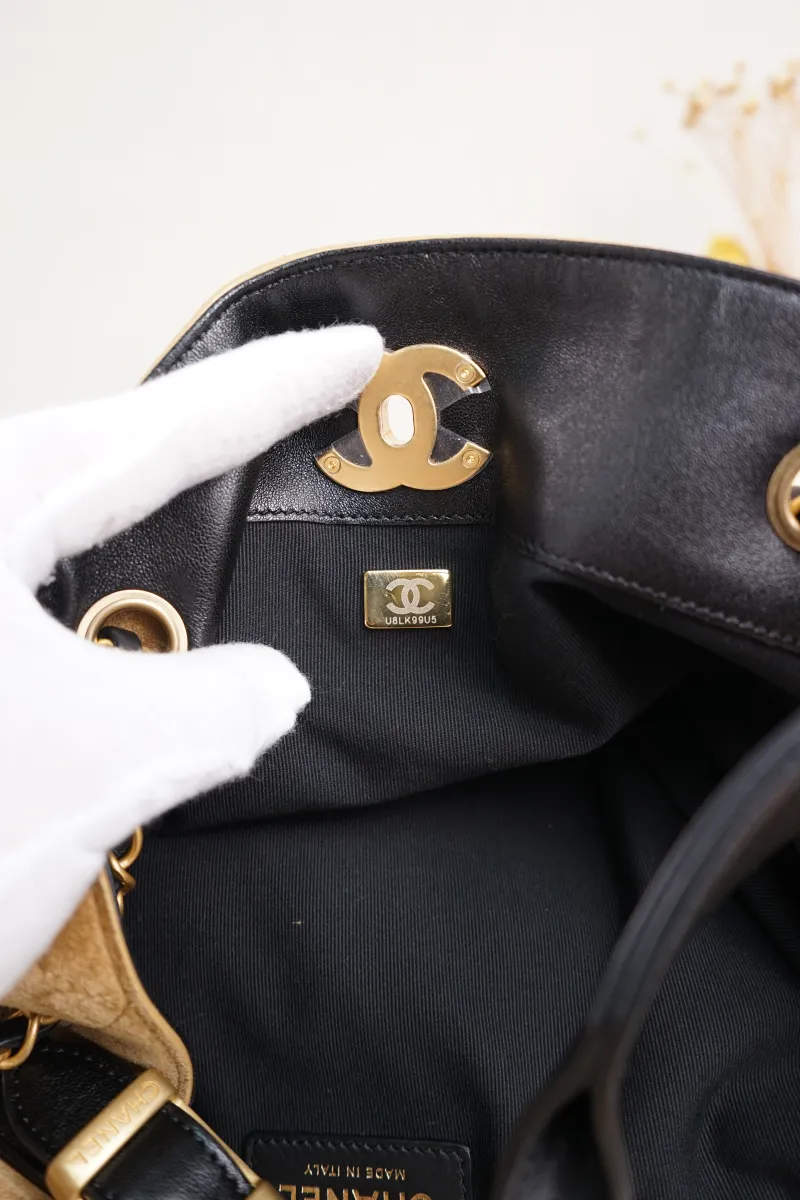 Chanel 25a Suede hobo Brown Black Microchip Edition · 29 × 11 × 33 cm — detail view 6 of 20
