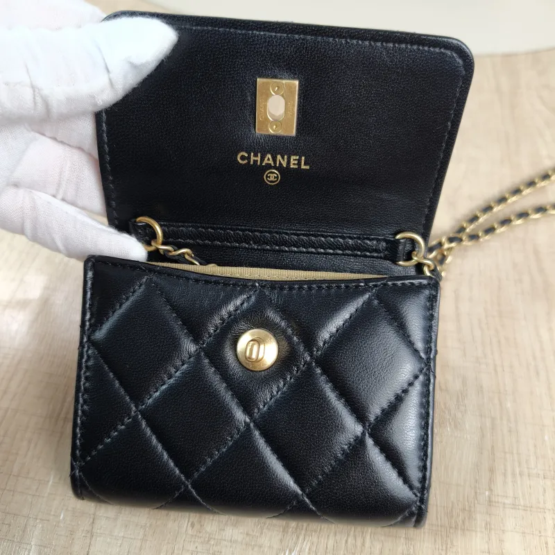 Chanel Crossbody Bag Crossbody Bag Black Lambskin One Size11 × 2 × 9 cm — detail view 1 of 11