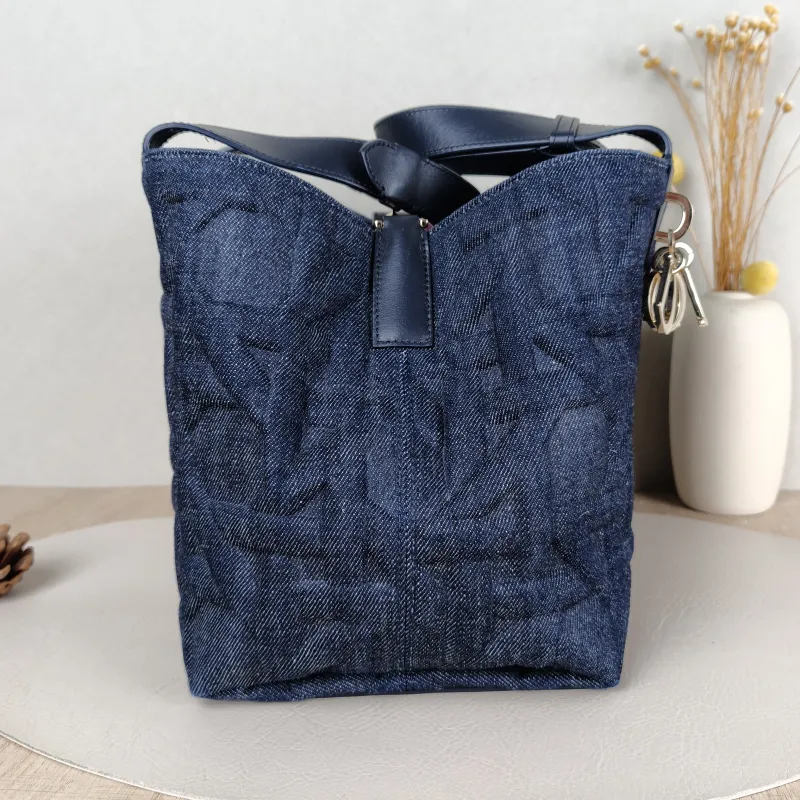 DIOR Top Handle Bag TOUJOURS Navy Medium 28.5 × 17 × 21.5 cm — detail view 2 of 12
