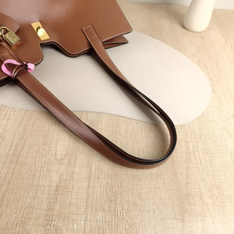 CELINE Shoulder Bag Cabas 16 Tote Bag Caramel Calfskin Large 37 × 14 × 26 cm — detail view 7 of 11