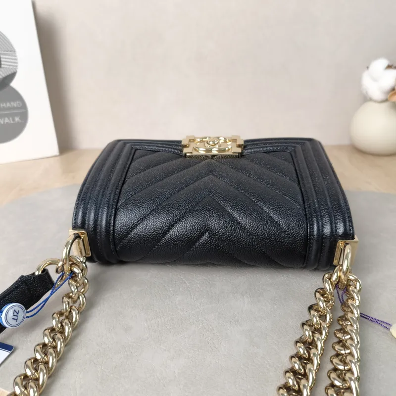 Chanel Crossbody Bagv leboy Black Grained Calfskin Small20.5 × 8.5 × 12 cm — detail view 5 of 13