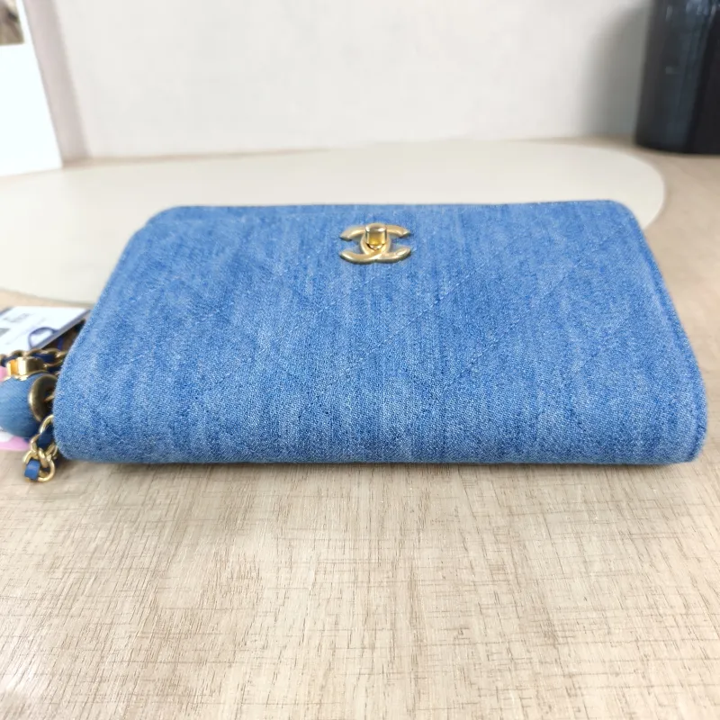 Chanel Crossbody Bag Classic Flap WOC CF WOCWOC Bag Mini 19.2 × 3.5 × 12.3 cm — detail view 1 of 13