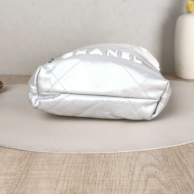 Chanel Shoulder Bag22Bag White CC alfskinmini20 × 6 × 19 cm — cover view 4 of 5