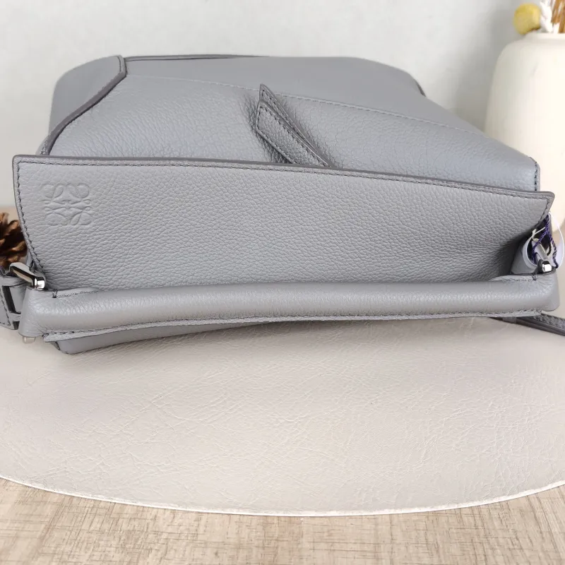 LOEWE Crossbody Bag Puzzle Grey CC alfskin Small24 × 10.5 × 16.5 cm — detail view 9 of 14