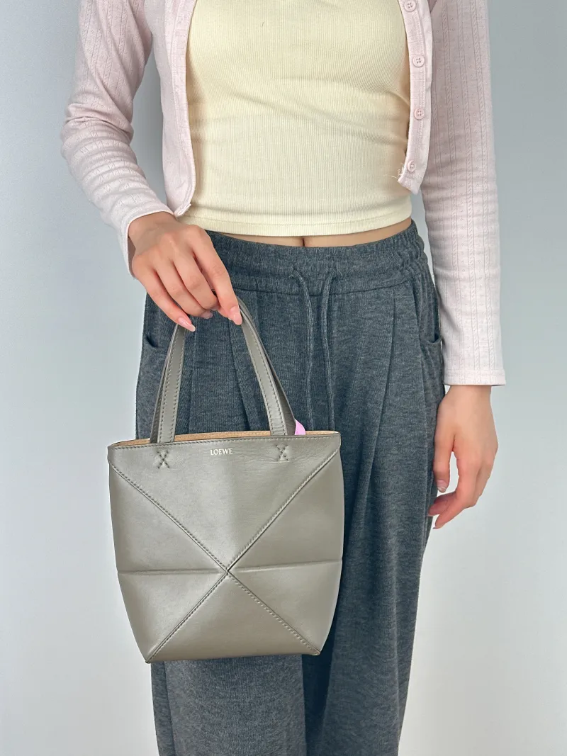 LOEWE Crossbody Bag Puzzle Fold Shopping Tote Calfskinmini16.5 × 9.5 × 20 cm — on-model view 1 of 2