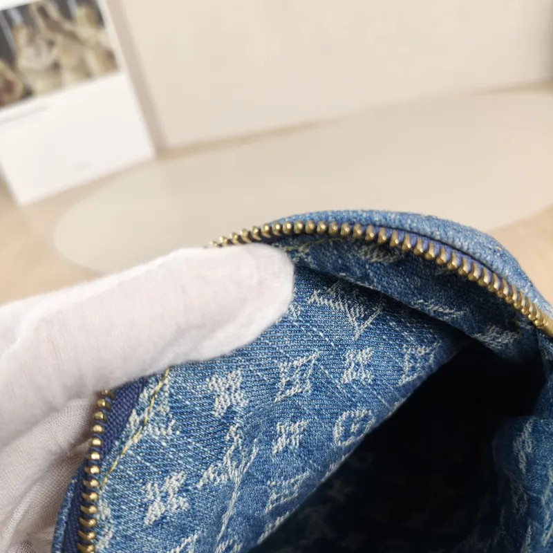 Louis Vuitton Crossbody Bag Fairfax Pochette Camera Bag Blue One Size 14 × 3 × 18 cm — detail view 5 of 10