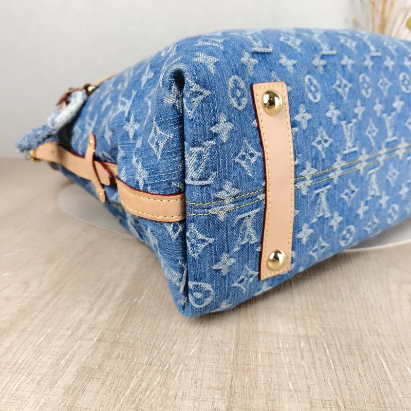 Louis Vuitton Crossbody Bag Carryall Blue Medium 39 × 15 × 30 cm — detail view 11 of 12