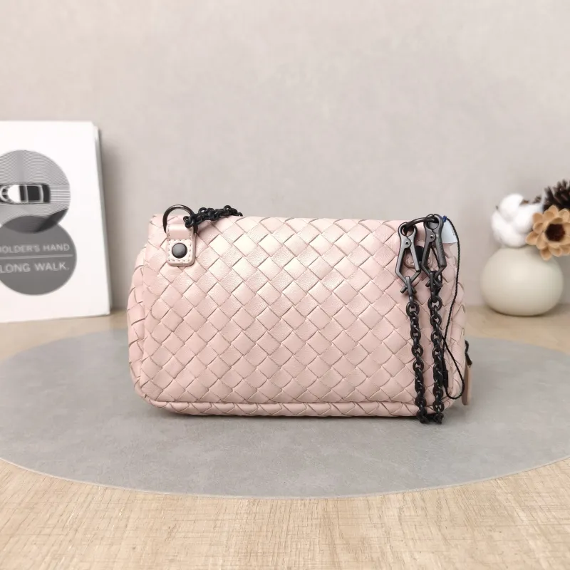Bottega Veneta Shoulder Bag Woven Messenger Bag Pink Lambskin One Size19 × 5 × 11 cm — cover view 5 of 5
