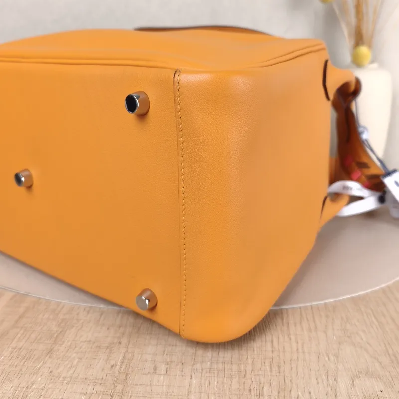 Hermès Crossbody Bag Lindy 30 Taurillon Clemence TC Calfskin 30 30 × 15 × 19 cm D — detail view 1 of 11