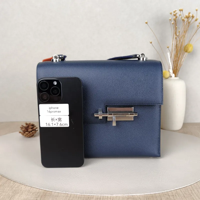 Hermès Crossbody Bag Verrou 23 Epsom Embossed Calfskin 23 × 7 × 18 cm — cover view 3 of 5
