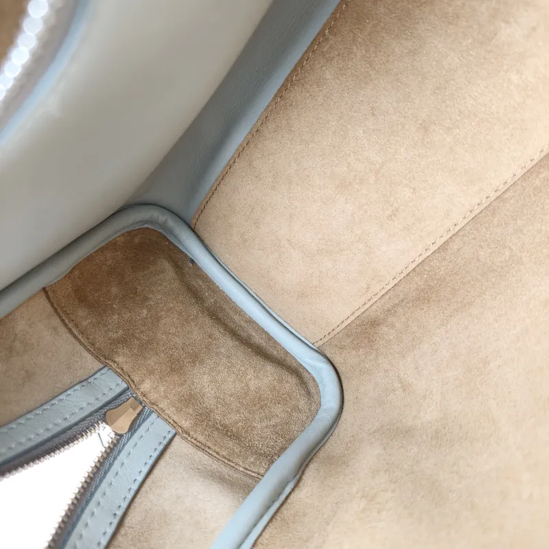 LOEWE Crossbody Bag amazona 19 Grey Calfskin Small 20.5 × 11.5 × 18 cm — detail view 8 of 12
