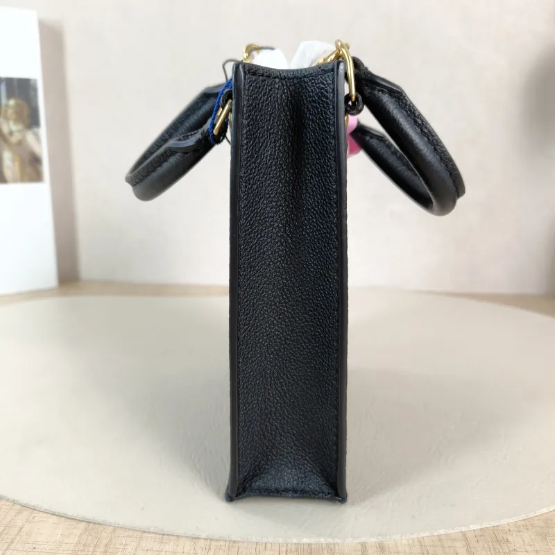 Louis Vuitton Crossbody Bag PETIT SAC PLAT Mini Black Calfskin Mini 14 × 5 × 17 cm — detail view 10 of 10