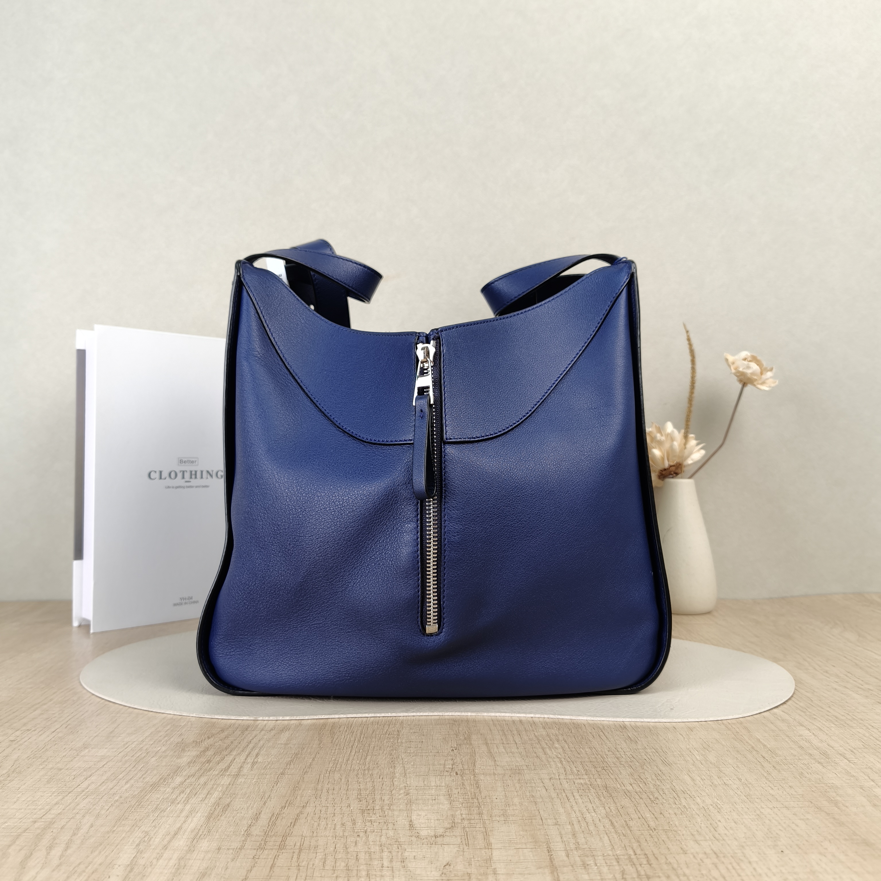 LOEWE Crossbody Bag Hammock Blue Calfskin Medium29 × 14 × 32 cm — cover view 2 of 4