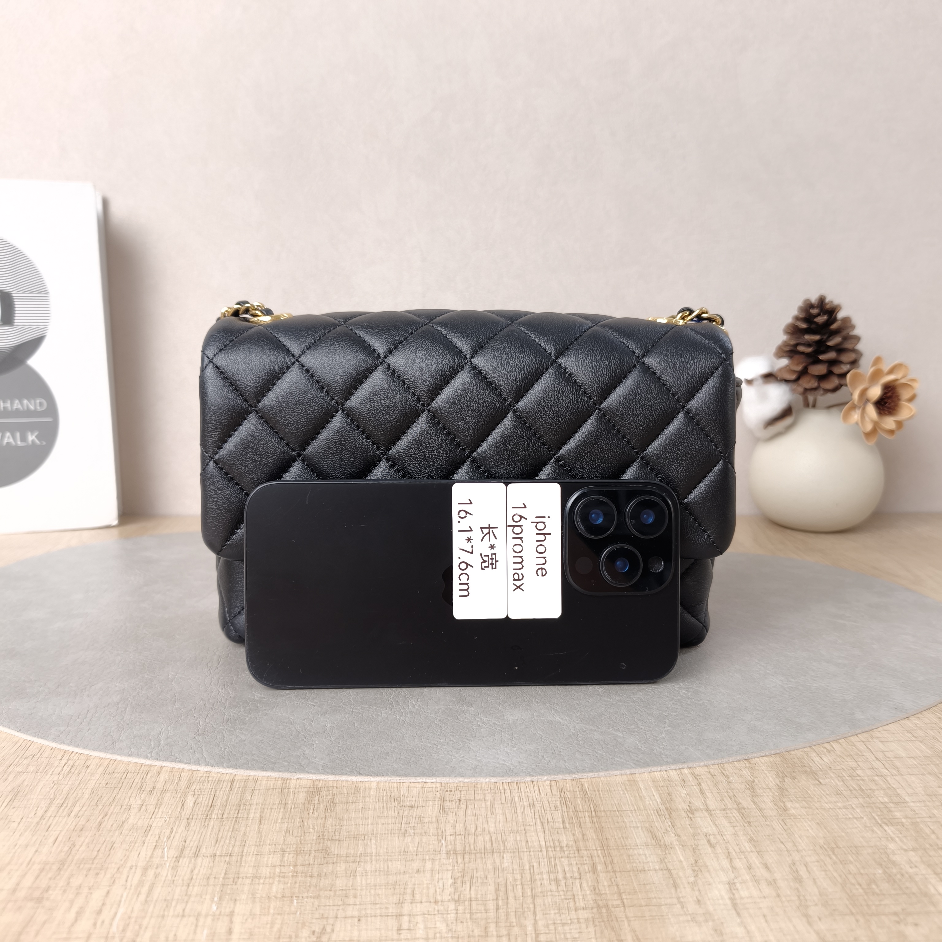 Chanel Crossbody Bag24b Crossbody Bag Black Lambskin One Size20 × 5 × 14 cm — cover view 2 of 6