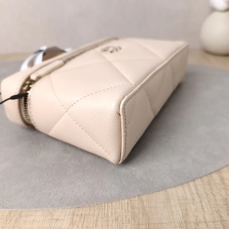 Chanel Crossbody Bag lp Box Bag Top Handle Crossbody Bag Beige Grained Calfskin One Size 19.5 × 5 × 17 cm — detail view 12 of 15