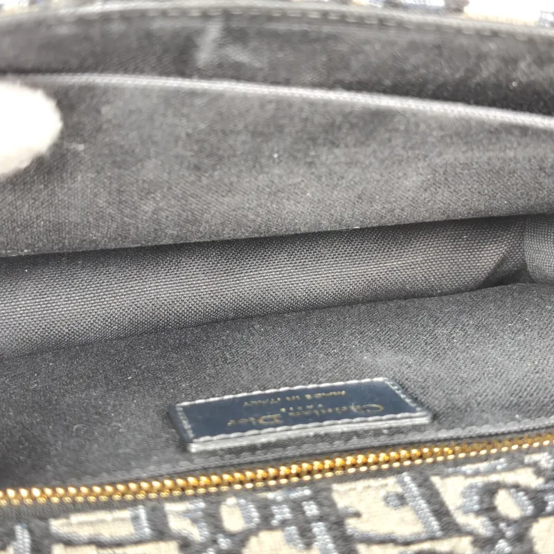 DIOR Crossbody Bag30Montaigne 30 Edition Canvas Medium24 × 8 × 17 cm — detail view 3 of 11