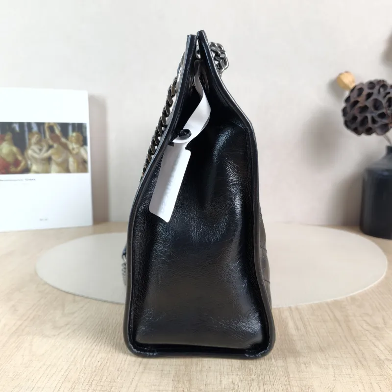 SAINT LAURENT Shoulder Bag NIKI SHOPPING Shopping Tote Black Waxed Leather Medium33 × 11.5 × 27 cm — detail view 8 of 11
