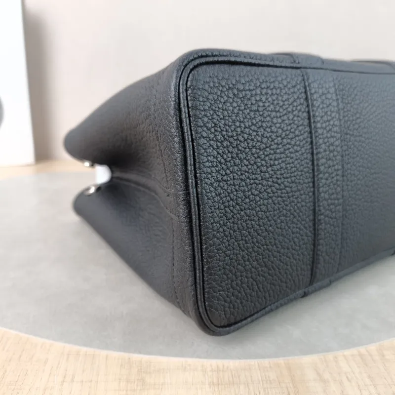 Hermès Top Handle Bag Garden Party 30 30Black Negonda Calfskin Medium30 × 13 × 21 cm — detail view 8 of 11
