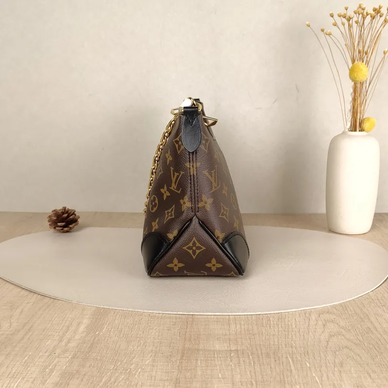 Louis Vuitton Crossbody Bag Boulogne PVC Small 26 × 9.5 × 16 cm — detail view 7 of 10