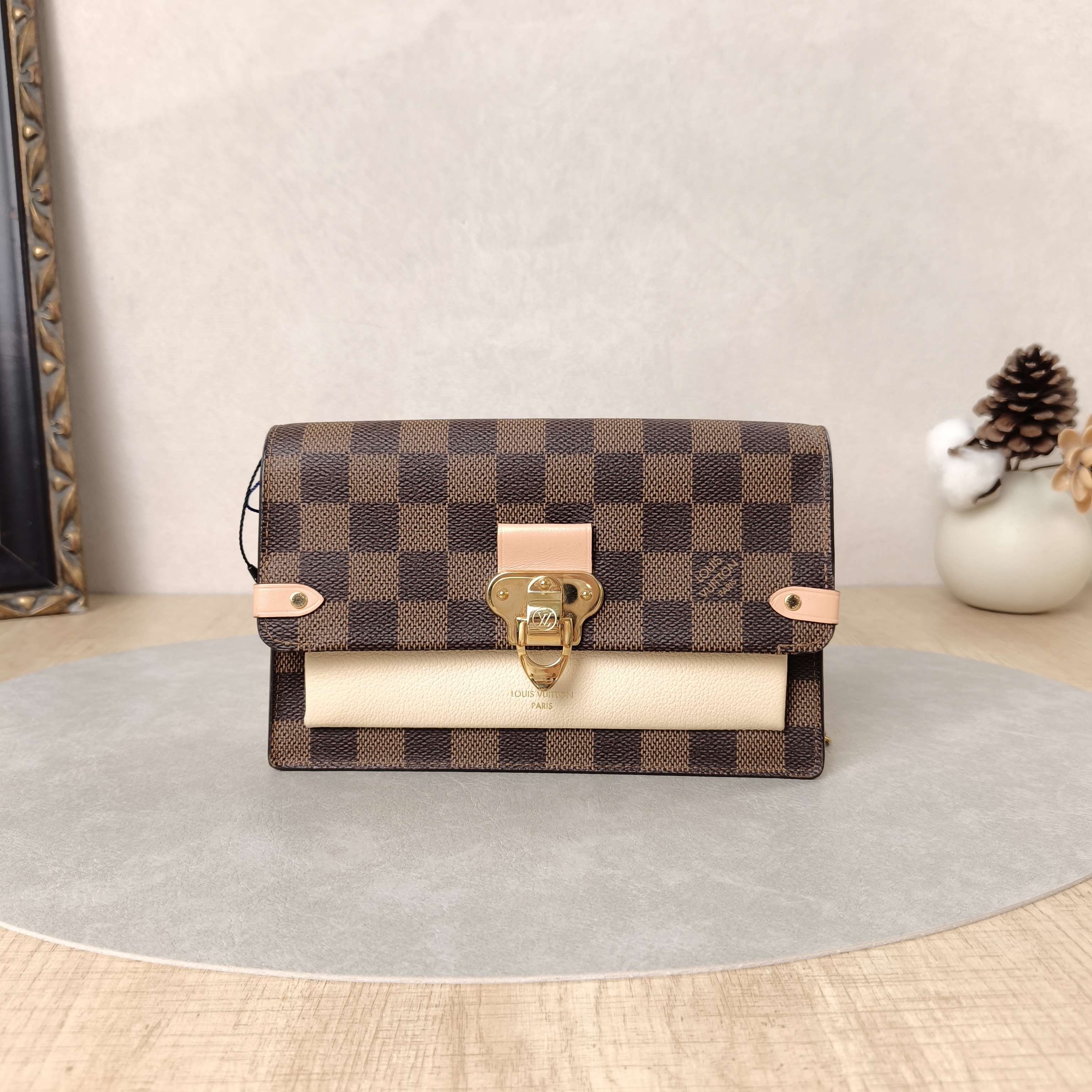 Louis Vuitton Crossbody Bag VAVIN Beige Damier Ebene PV Cmini19 × 4 × 12.5 cm