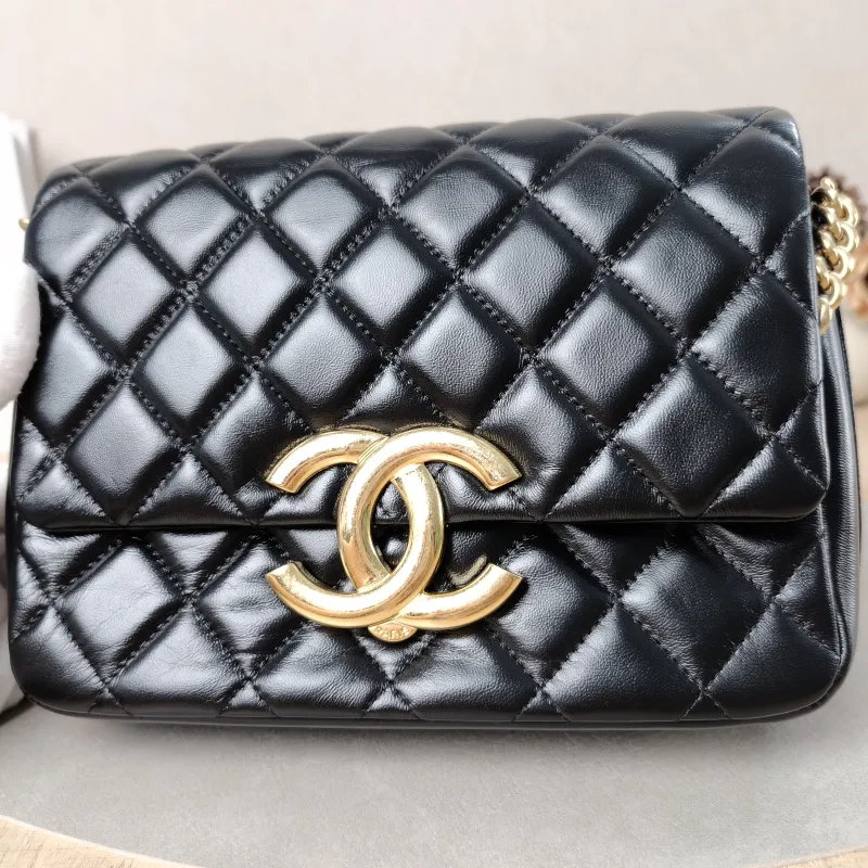 Chanel Crossbody Bag Edition c logo Black Waxed Leather One Size22 × 7 × 16 cm — detail view 5 of 17