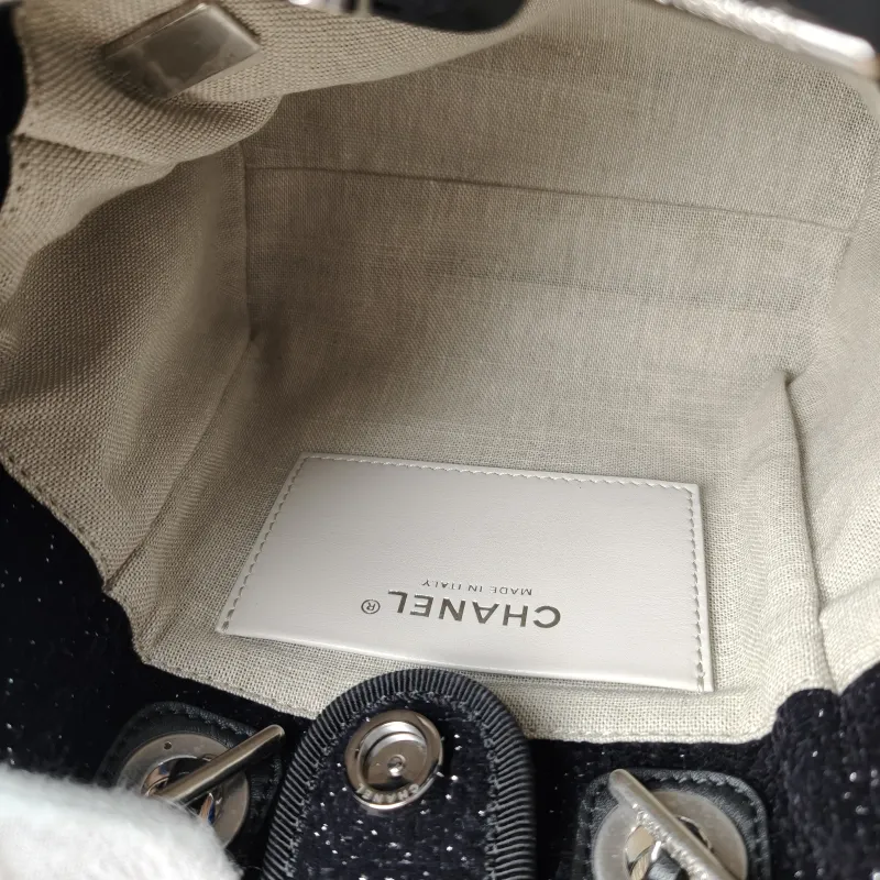 Chanel Shoulder Bag Black Mini 19 × 11 × 16 cm — detail view 12 of 12