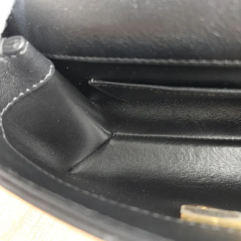 Chanel Crossbody Bag Pearl Black Lambskin Mini 19 × 7 × 13 cm — detail view 7 of 12