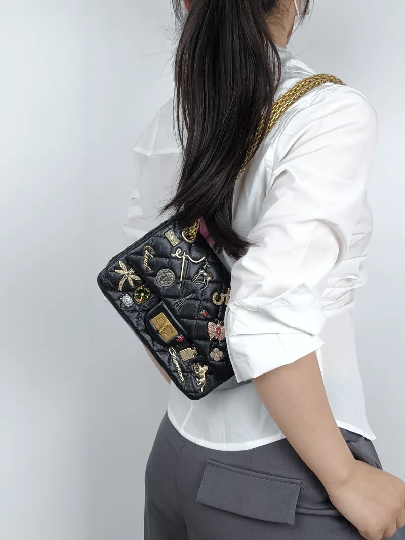 Chanel Crossbody Bag2.55 Edition Black Calfskinmini20 × 6 × 15.5 cm — on-model view 1 of 2