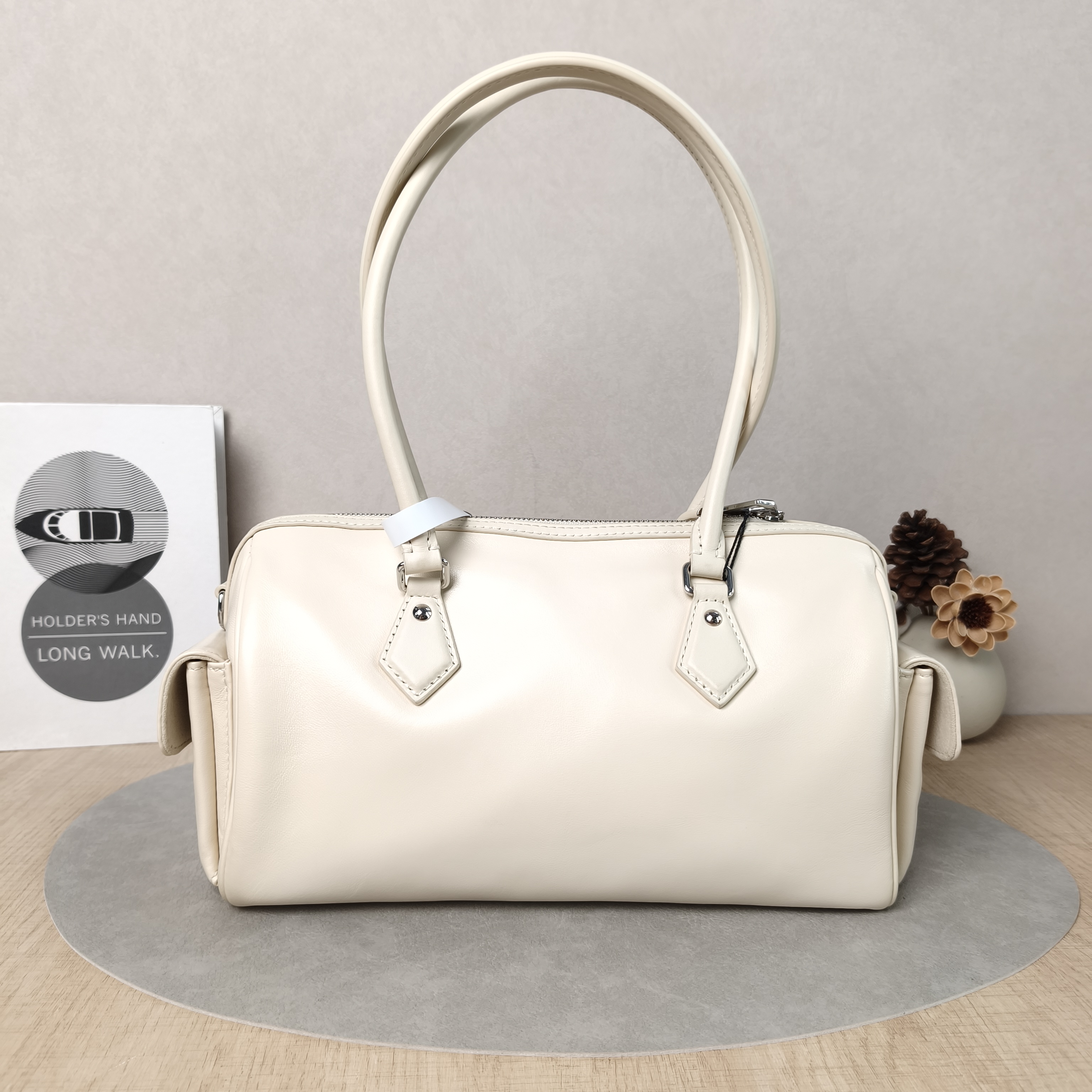 Louis Vuitton Crossbody Bag Speedy Cargo Vibe White Lambskin One Size28 × 12 × 17 cm — cover view 3 of 5