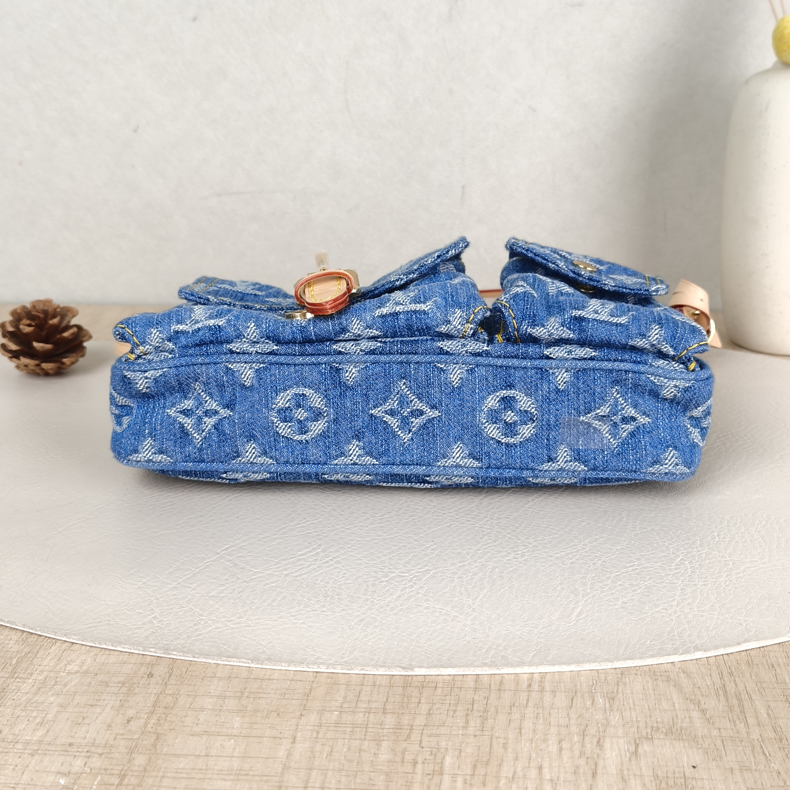 Louis Vuitton Shoulder Bag Pochette Accessories Cargo One Size23.5 × 3 × 14 cm — cover view 5 of 5