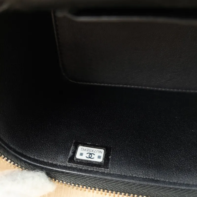 Chanel Crossbody Bag Black Waxed Leather Mini 16 × 8 × 9.5 cm — detail view 7 of 12