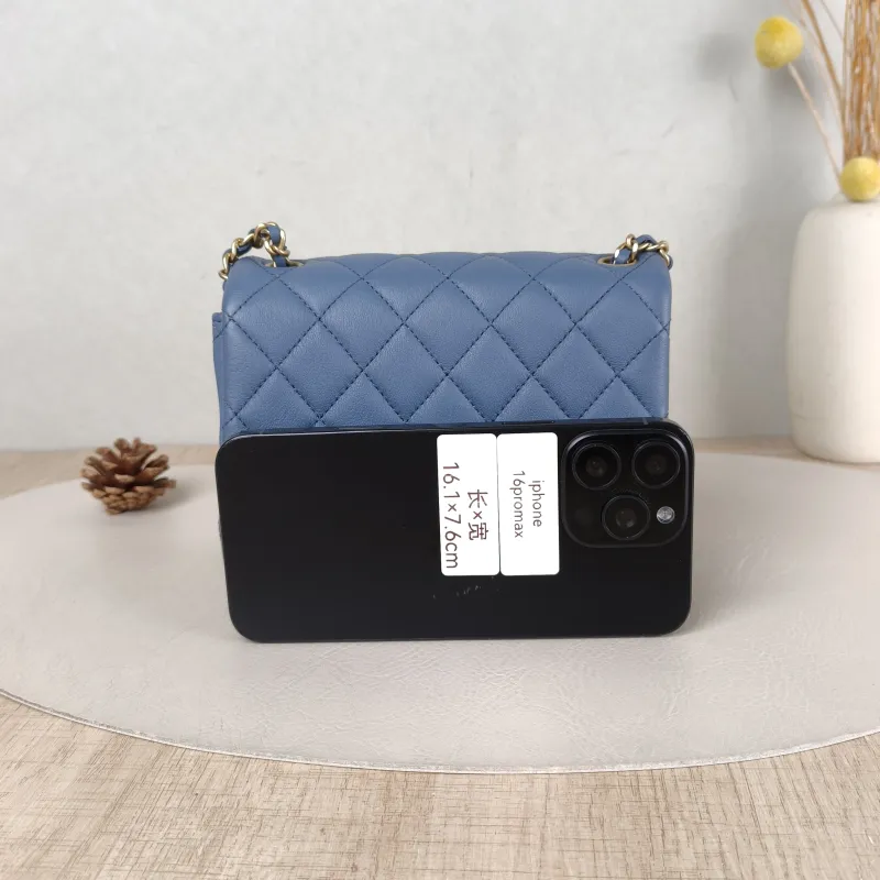 Chanel Crossbody Bag Blue Lambskin One Size 17 × 8 × 13.5 cm — cover view 2 of 5