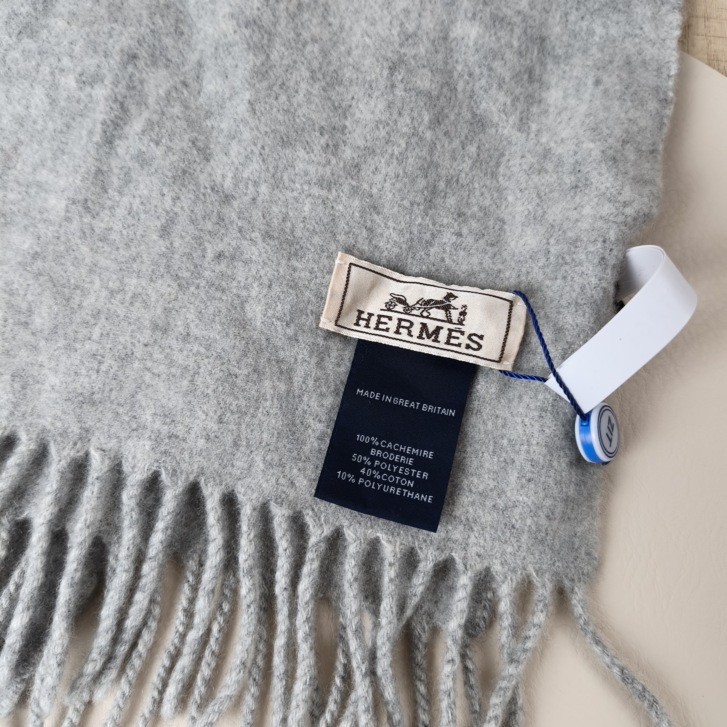 Hermès Scarf Grey Cashmere One Size25*150 — cover view 3 of 9