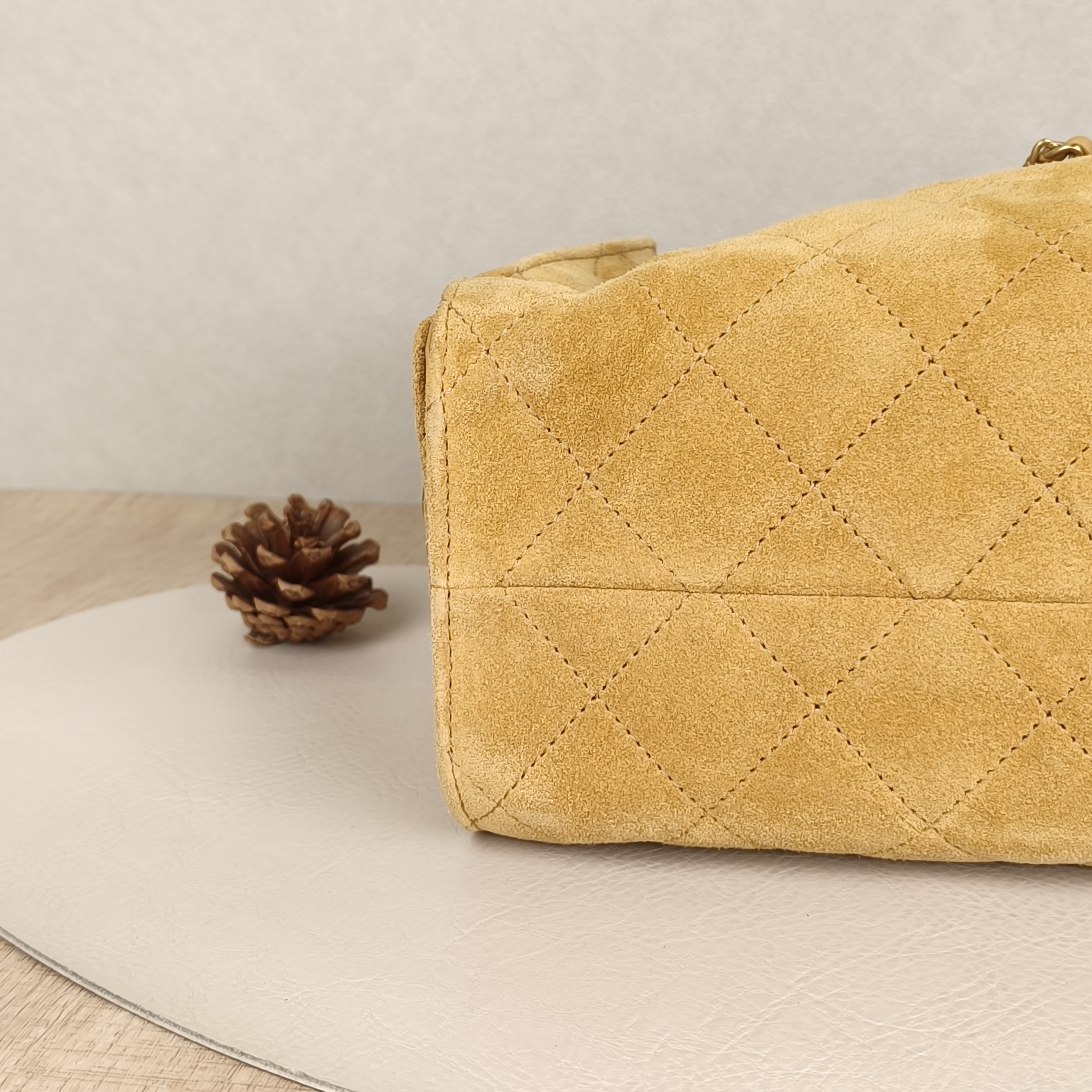 Chanel Crossbody Bag25Bag Yellow Suedemini22 × 12.5 × 20 cm — cover view 10 of 10