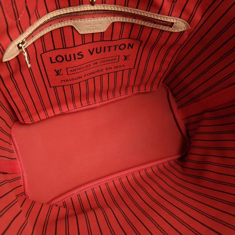 Louis Vuitton Shoulder Bag Monogram PVC Medium 31 × 14 × 28 cm — detail view 5 of 11