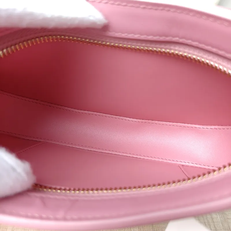 CELINE Shoulder Bag tilly Pink Calfskin Medium 22 × 4 × 13.5 cm — detail view 2 of 14