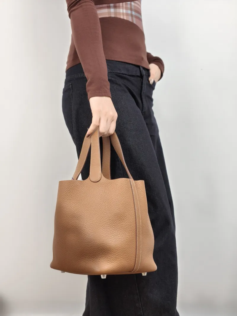 Hermès Top Handle Bag Picotin Lock 22 22 37 Brown TC Calfskin Medium 22 × 17 × 21 cm W — on-model view 2 of 2