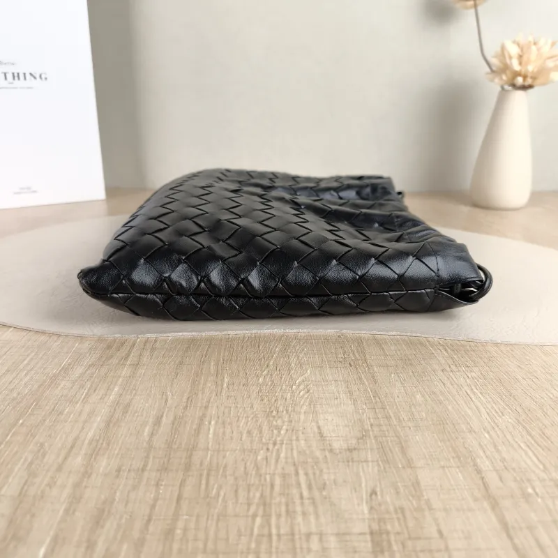 Bottega Veneta Shoulder Bag Dustbag Shoulder Bag Black Calfskin Medium 32 × 1 × 23 cm — detail view 4 of 10