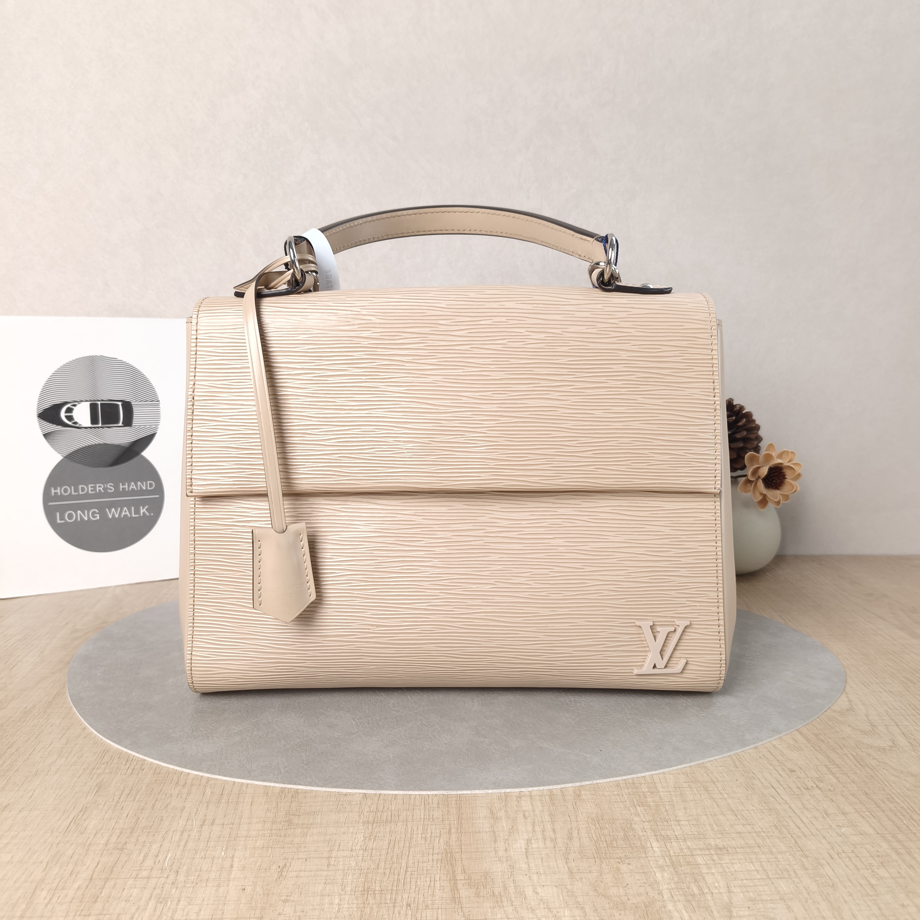 Louis Vuitton Shoulder Bag CLUNY Beige PVC Medium32 × 12 × 22.5 cm