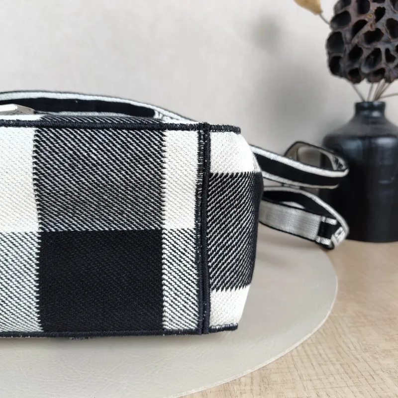 DIOR Crossbody Bag camp Messenger Bag Colorblock Canvas Medium29 × 12 × 22 cm — detail view 10 of 11
