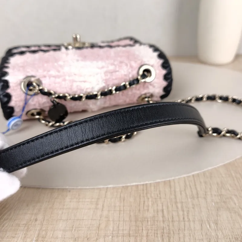 Chanel Crossbody Bag 22c Woven Pink One Size 19 × 5 × 15 cm — detail view 10 of 15