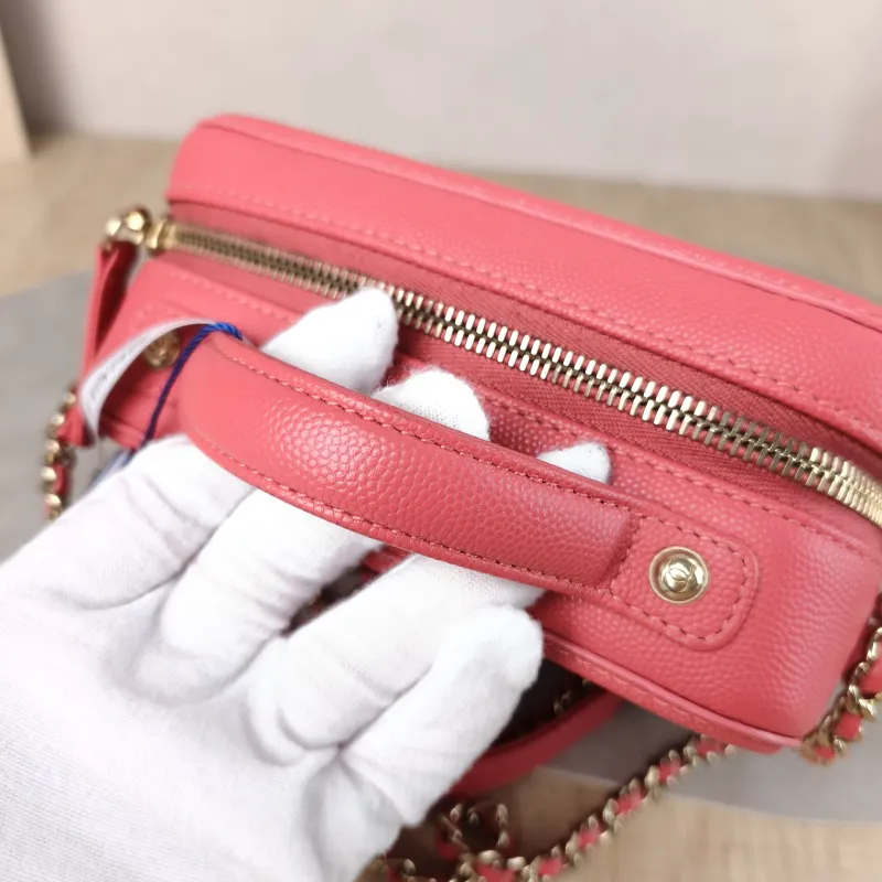 Chanel Crossbody Bag CC Filigree Vanity Cosmetic Bag Pink Grained Calfskin Small 17 × 7 × 13 cm 29 — detail view 6 of 15