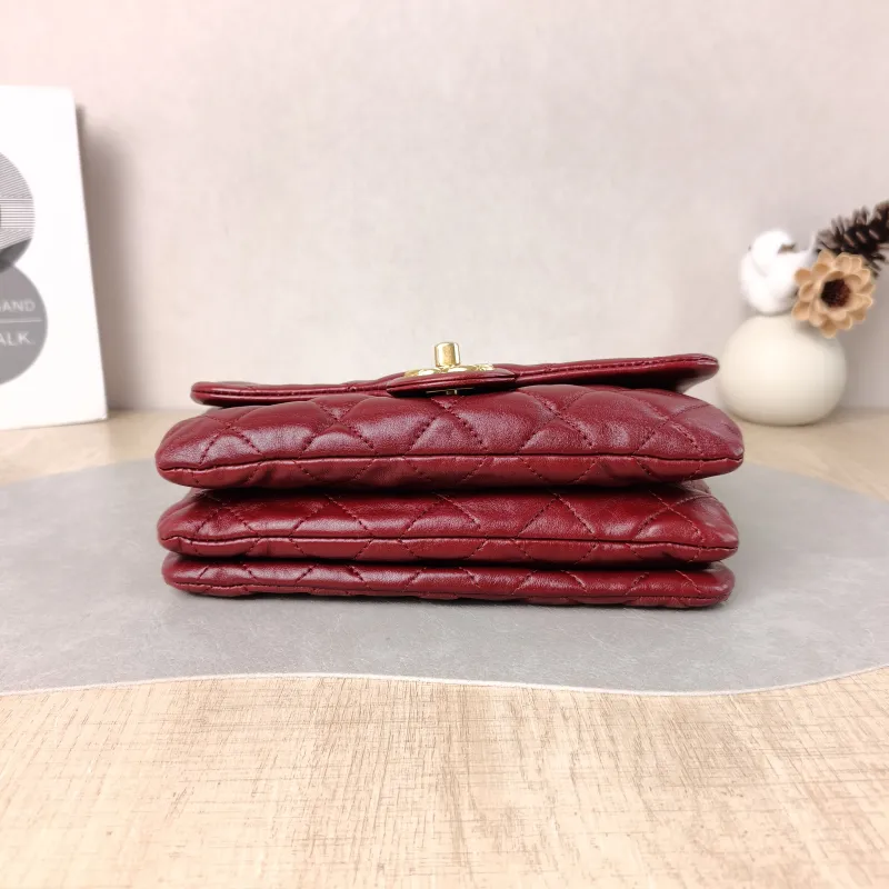 Chanel Crossbody Bag Burgundy Lambskin One Size 22 × 8 × 14 cm — cover view 4 of 6
