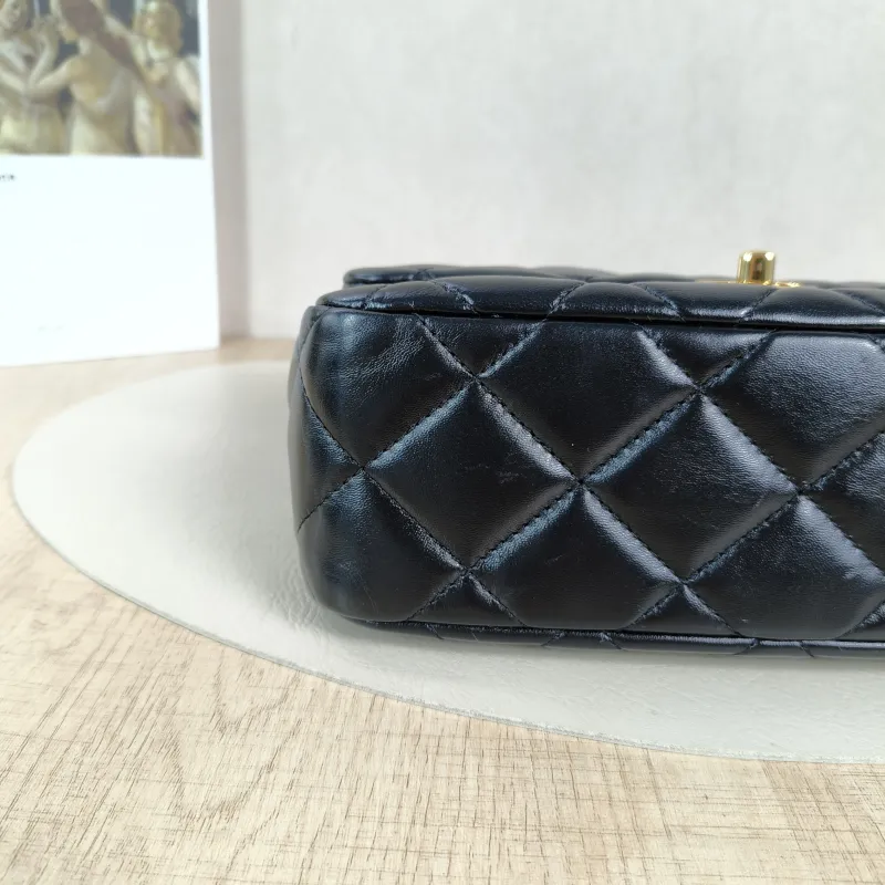 Chanel Crossbody Bag Black SL ambskin Medium25 × 8 × 16 cm — detail view 10 of 12