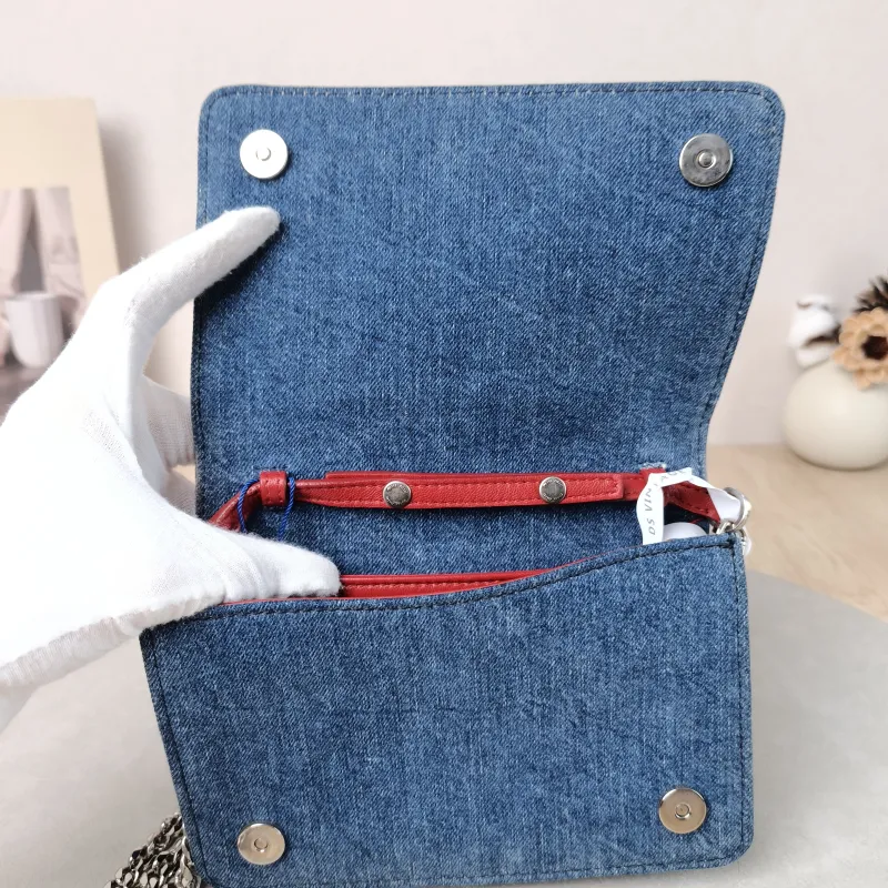 Miumiu Crossbody Bag Red Embroidered Crossbody Bag One Size 18 × 6 × 12 cm — detail view 8 of 10
