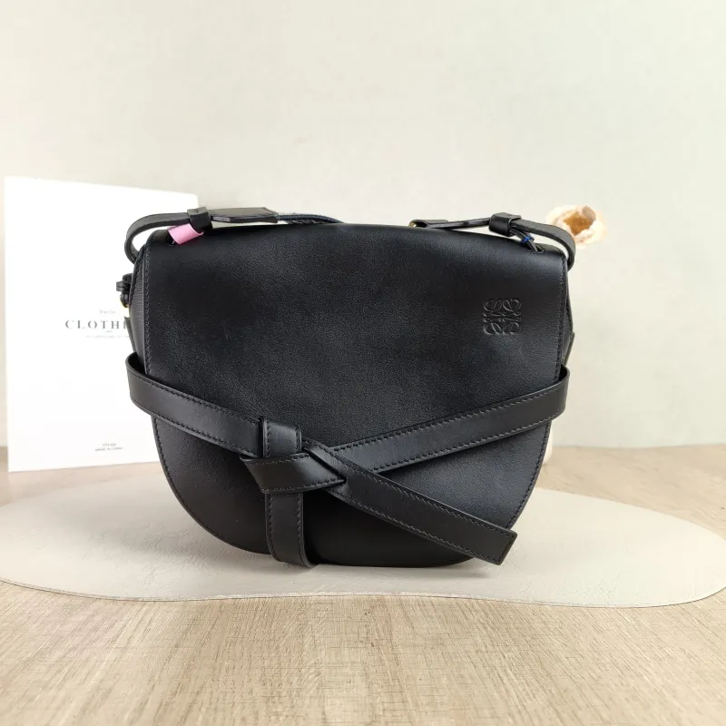 LOEWE Crossbody Bag Gate Black Calfskin Medium25 × 11.5 × 19 cm
