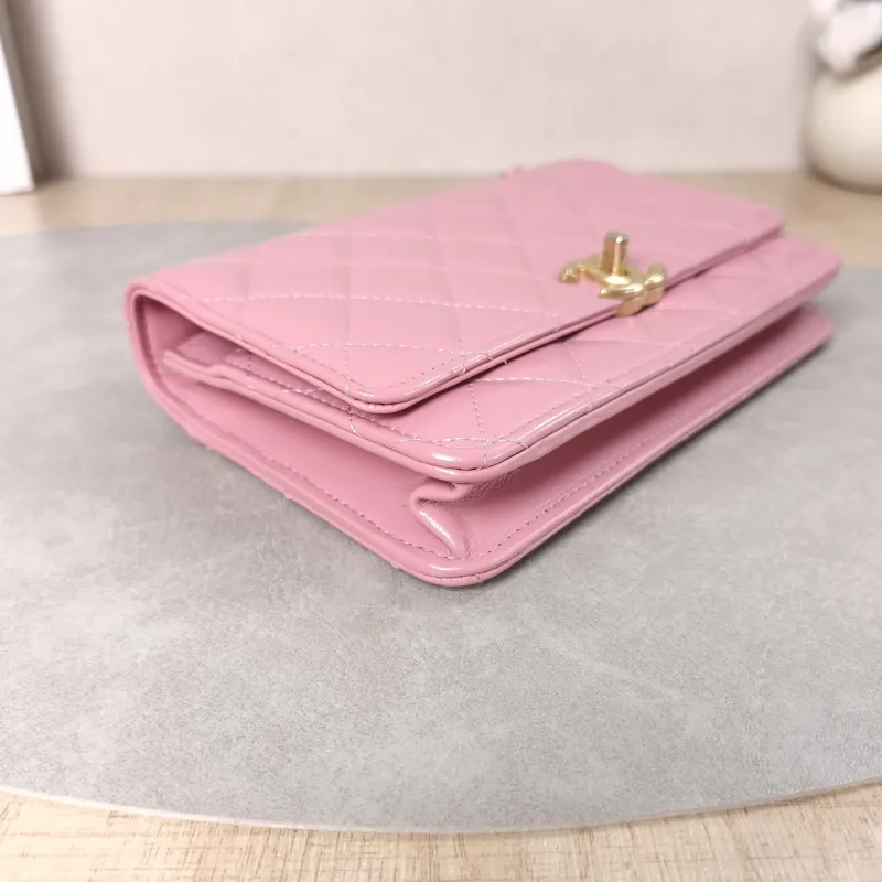 Chanel Crossbody Bag woc Pink Calfskin One Size19.2 × 3.5 × 12.3 cm — detail view 10 of 14