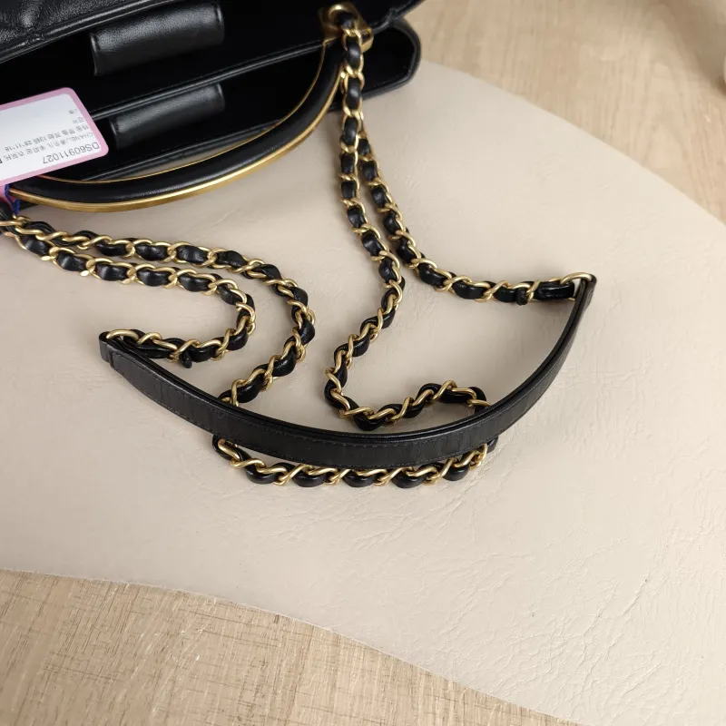 Chanel Shoulder Bag Tote Bag Black One Size 28 × 11 × 18 cm — detail view 8 of 12